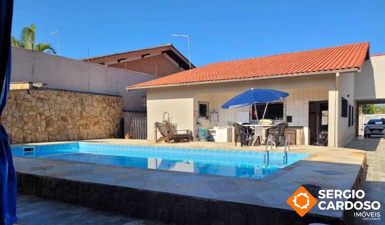CASA NA PRAIA A 100M DO MAR 5 QUARTOS  REGIÃO NOBRE ITANHAÉM SP