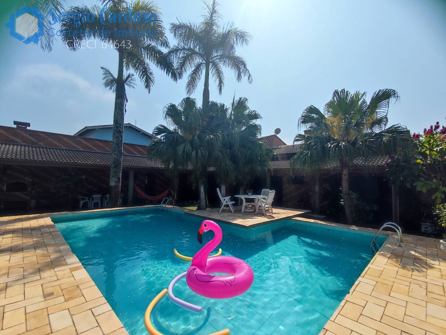 ABAIXO DO VALOR DE MERCADO! 4 SUITES  PORTEIRA FECHADA T=800m² a 80M MAR!