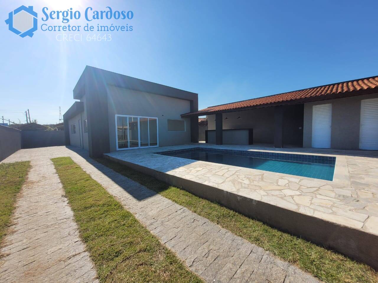 LINDA CASA 3 QUARTOS COM PISCINA EM AMPLO TERRENO 472M² ITANHAEM/SP