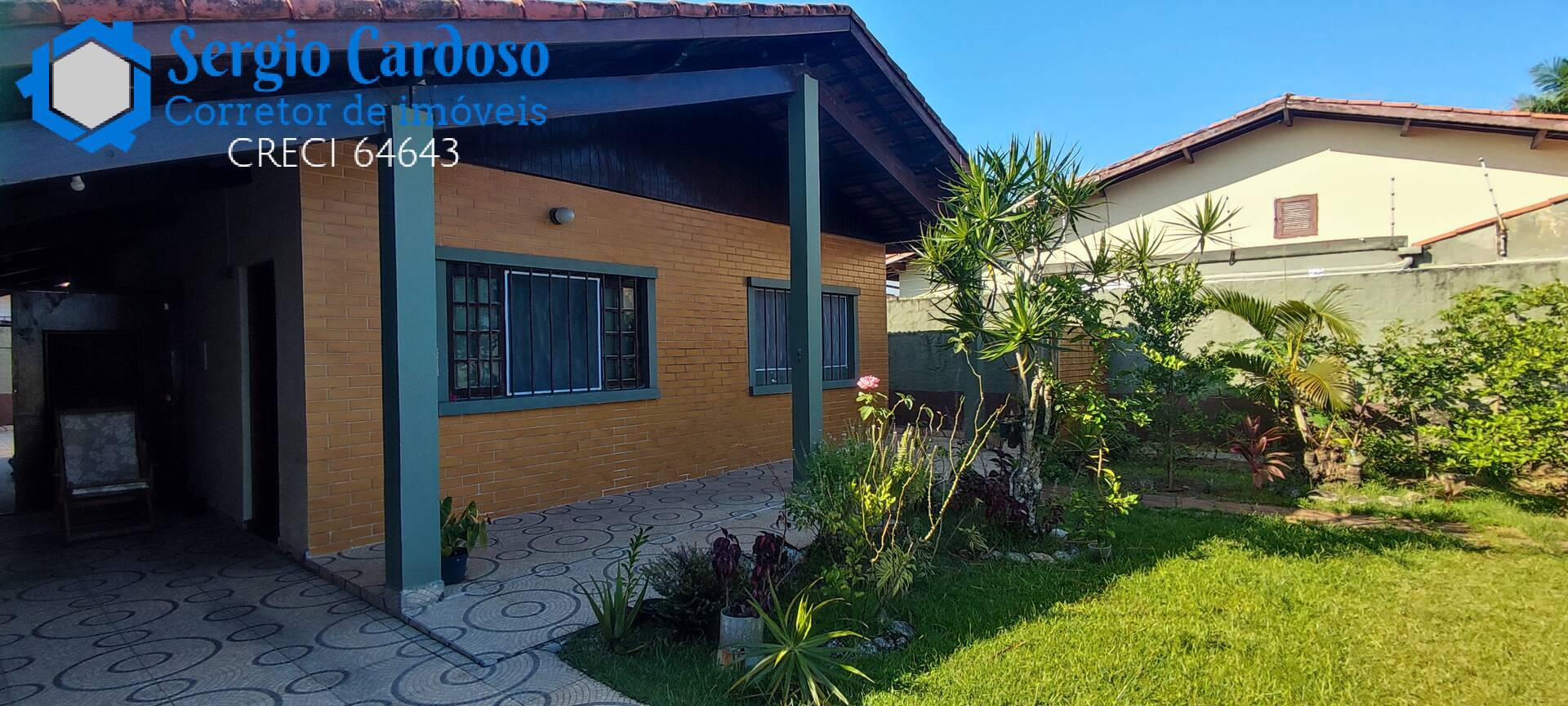 CASA NA PRAIA EM LOTE INTEIRO 420M² A POUCOS METROS DO MAR - ITANHAEM/SP