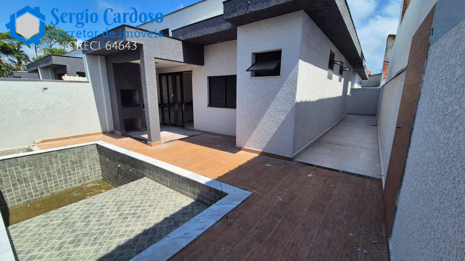 CONDOMÍNIO FECHADO COM PISCINA PRIVATIVA SUPER MODERNO E PERTINHO DO MAR!