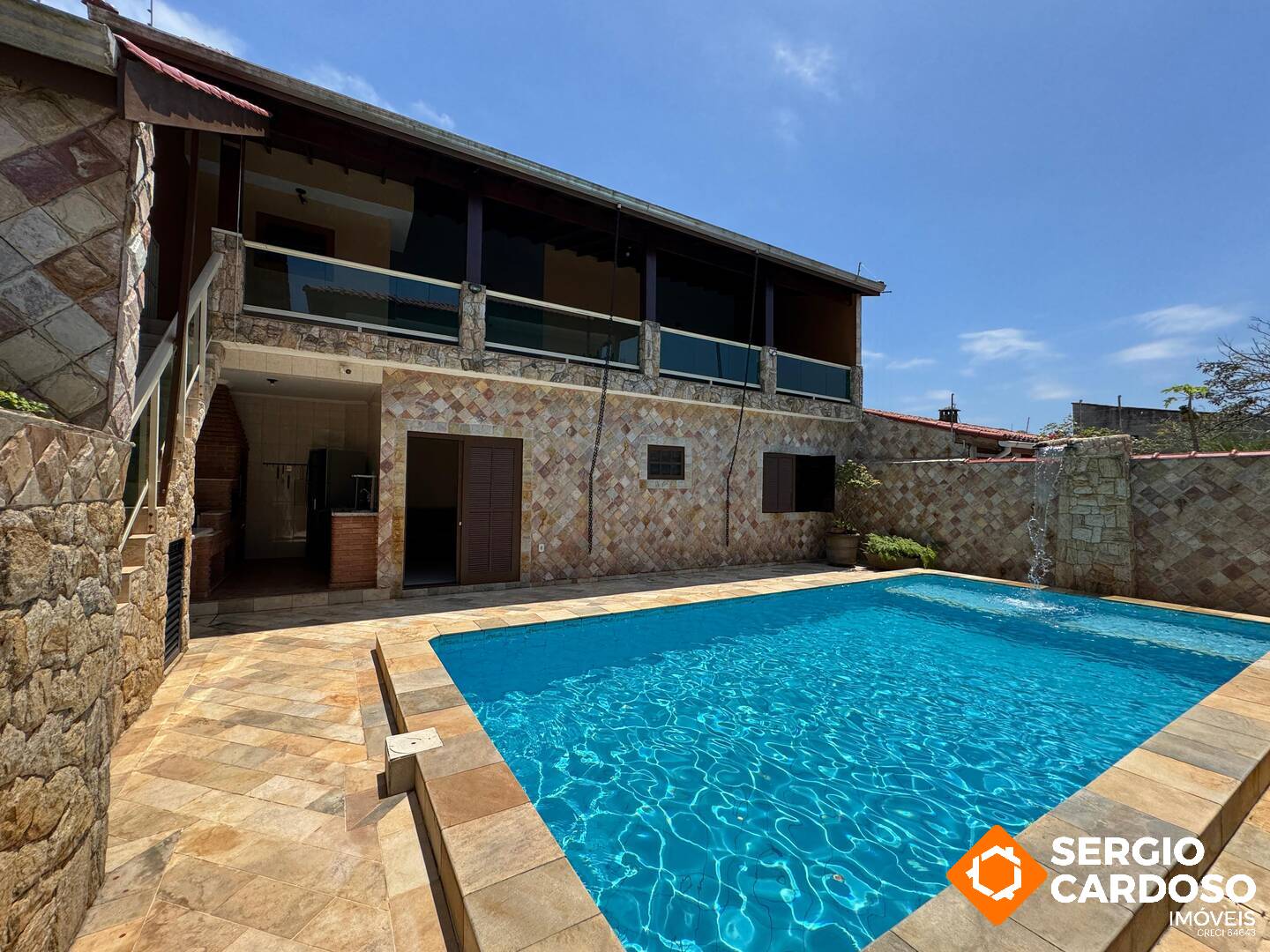 SOBRADÃO 4 QUARTOS PISCINA AMPLO TERRENO  350M DO MAR ITANHAEM SP