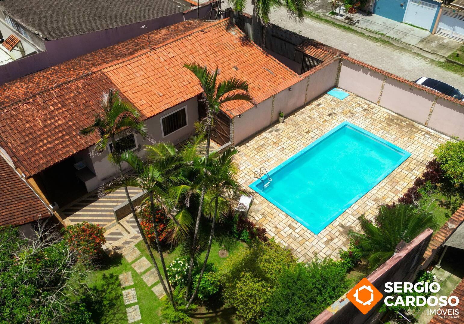 CASA COM LINDA ÁREA DE LAZER EM TERRENO DE 600M2! APENAS 400M MAR ITANHAÉM