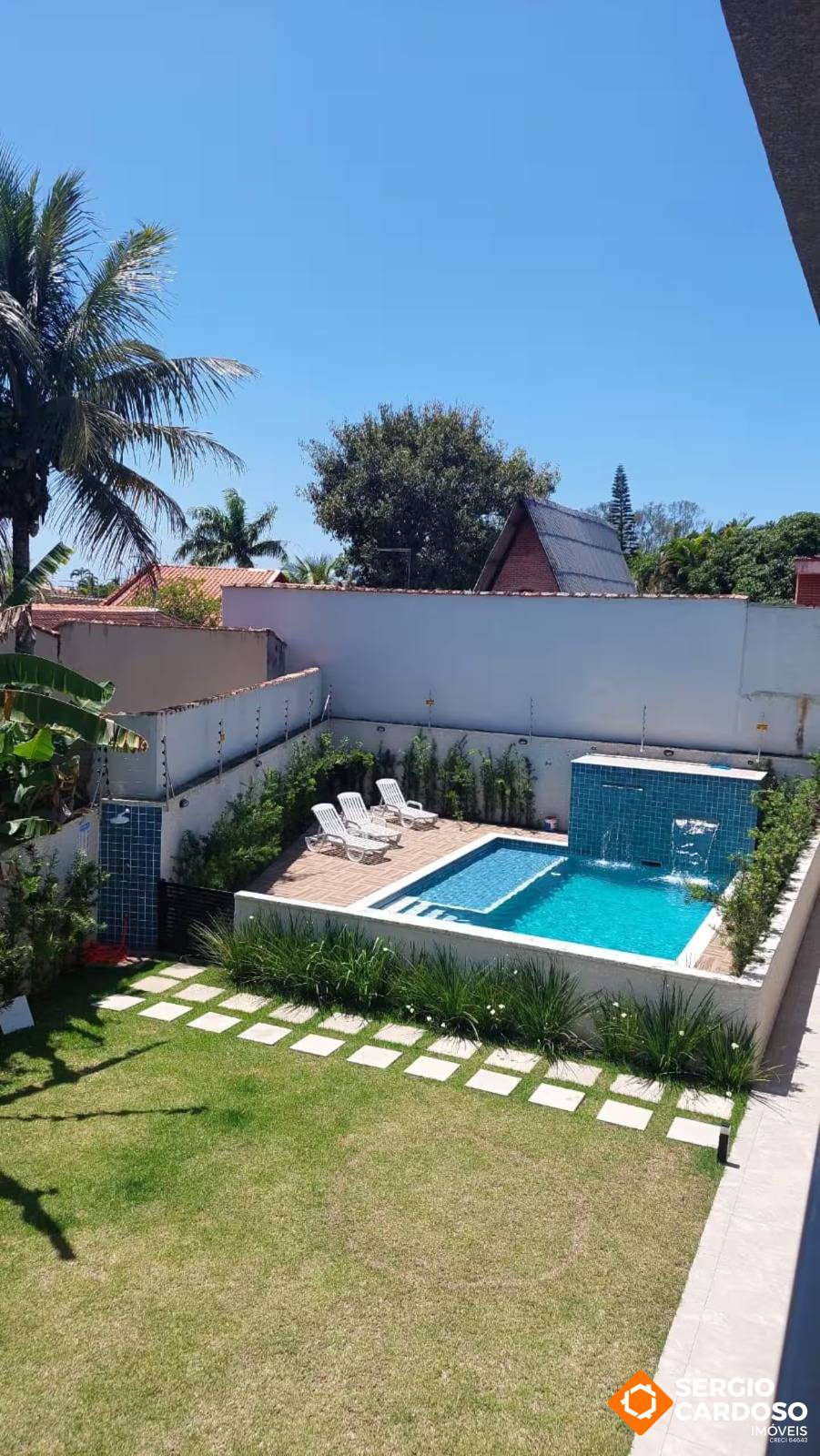 ÓTIMO SOBRADO MOBILIADO EM CONDOMÍNIO COM PISCINA 300 M DO MAR ITANHAÉM SP
