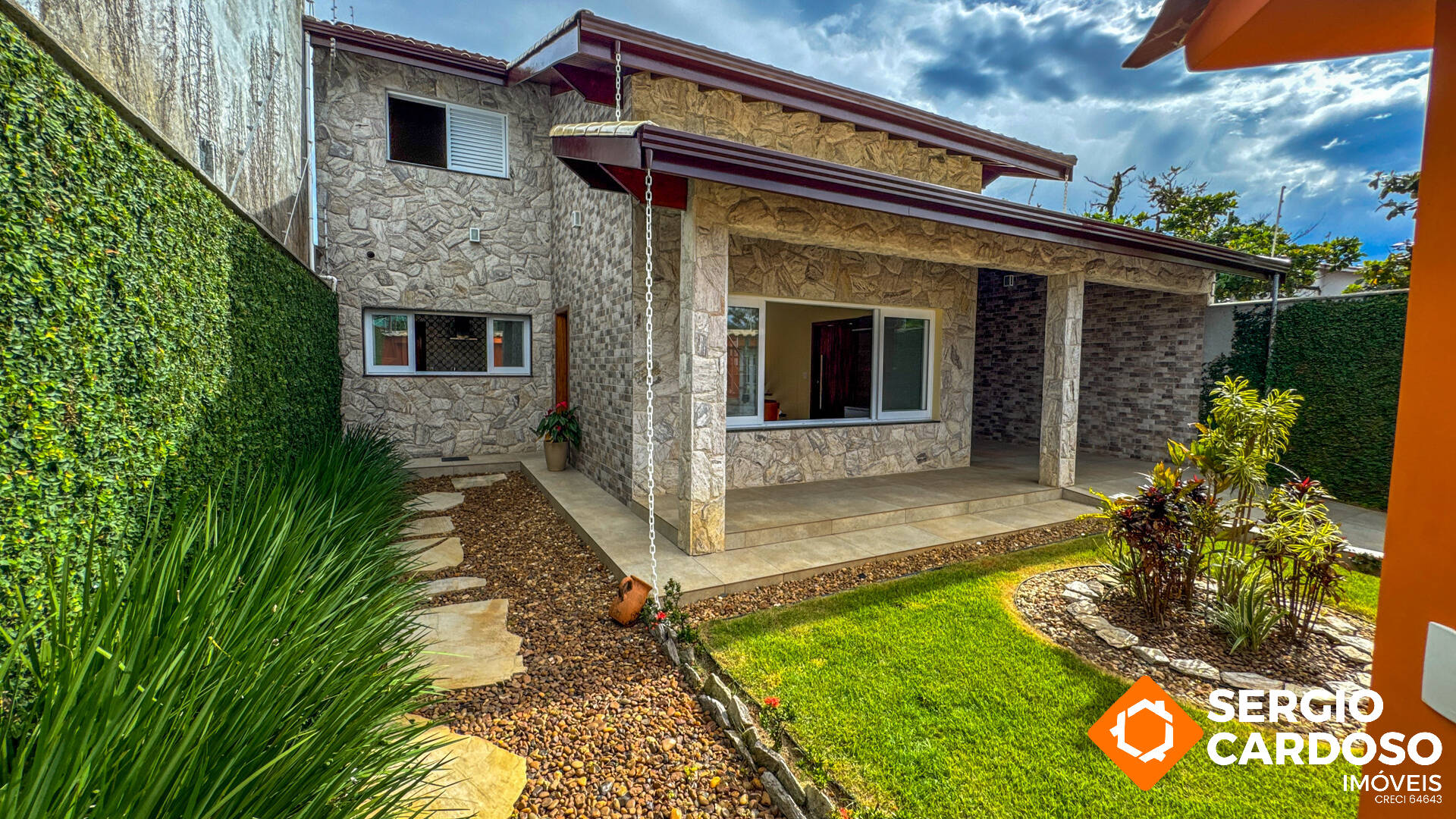 CASA 3 QUARTOS  2 SUÍTES LOCAL NOBRE 300 M MAR ITANHAÉM
