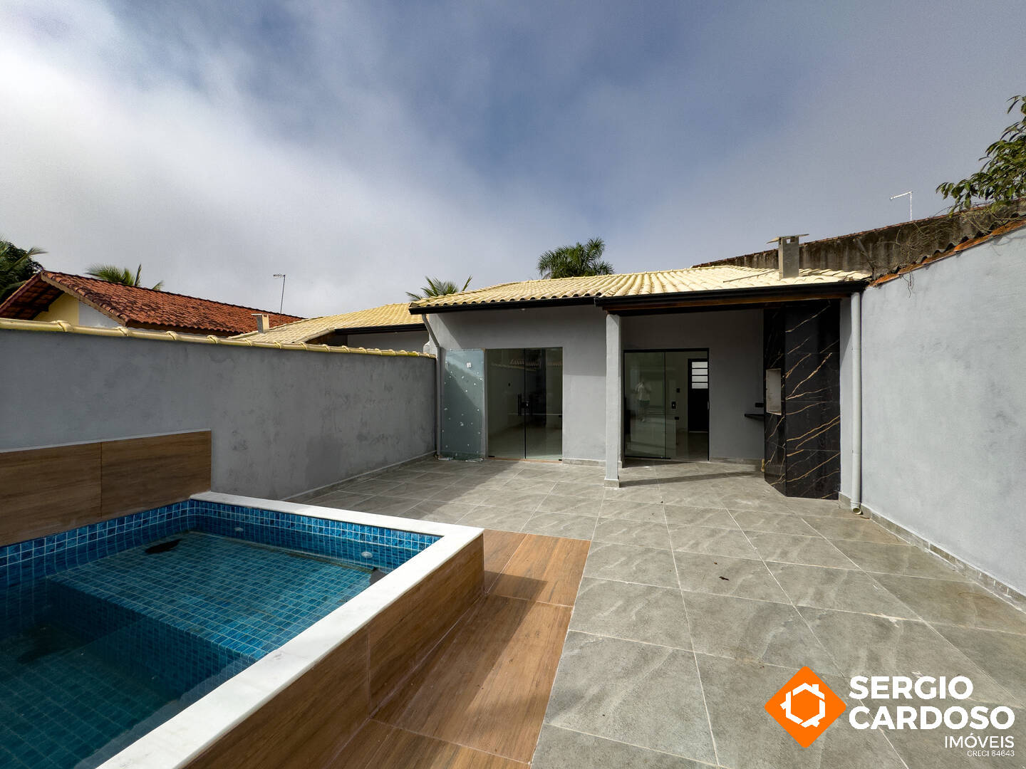 CASA NOVA COM PISCINA E CHURRASQUEIRA! 2 QUARTOS 1 SUITE - ITANHAEM/SP