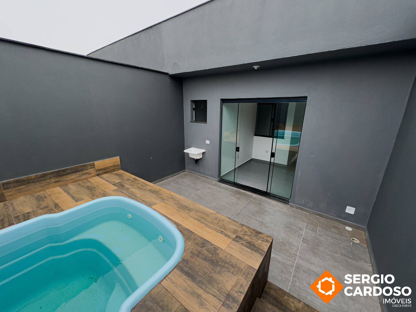 CASAS MODERNAS COM PISCINA A 700M DO MAR! 2 QUARTOS 1 SUITE ITANHAEM/SP