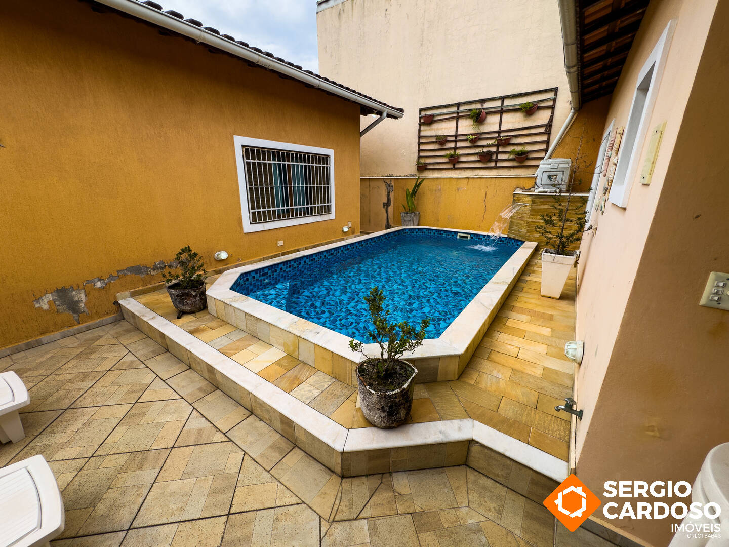ÓTIMA CASA 3 QUARTOS 1 SUÍTE  PISCINA E CHURRASQUEIRA  450M MAR ITANHAÉM SP