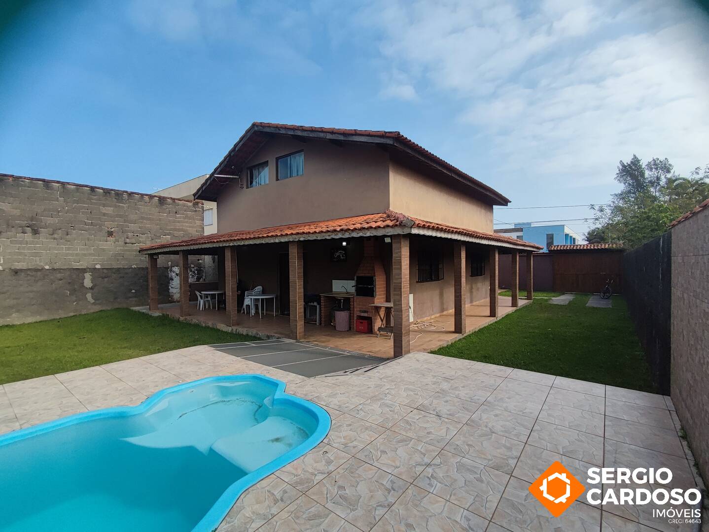 CASA COM PISCINA 5 QUARTOS TERRENO 580M² A 300M MAR !!!  ITANHAÉM SP